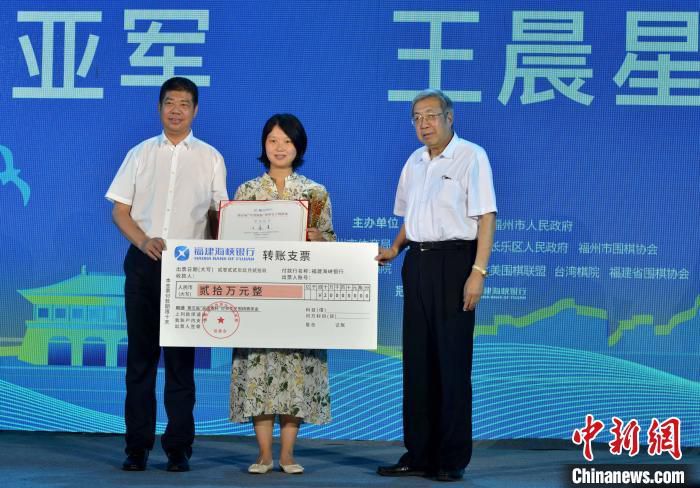 为了保证1比1还原战场，林木带着美术组提前进行了缜密的三维虚拟场景搭建
